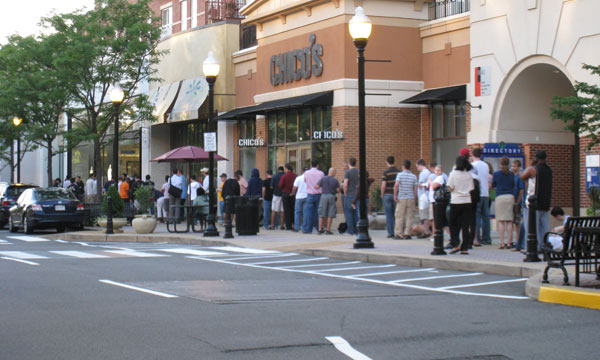 iPhone 3GS line in front of Apple Store in Clarendon Arlington Virginia